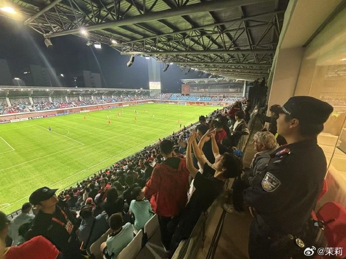  前國足主帥米盧現身球場(chǎng)，觀(guān)看U20國足vs卡塔爾U20