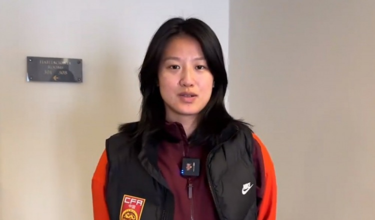  汪琳琳：范迪克是我的偶像和目標，希望變成他那樣全面的中后衛