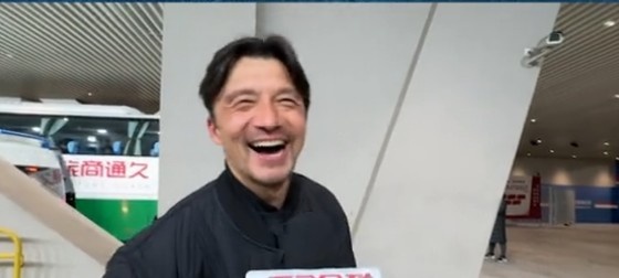  帶孩子和帶球隊哪個(gè)更累？謝暉笑言：都累，但帶孩子更累