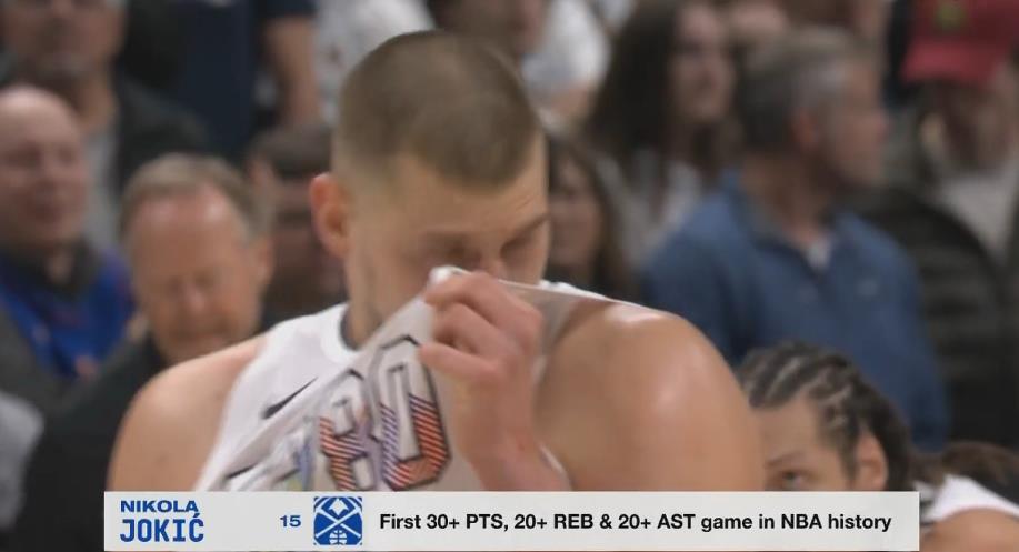  你貸款？轉播方字幕：約基奇30+20+20！NBA歷史首人！
