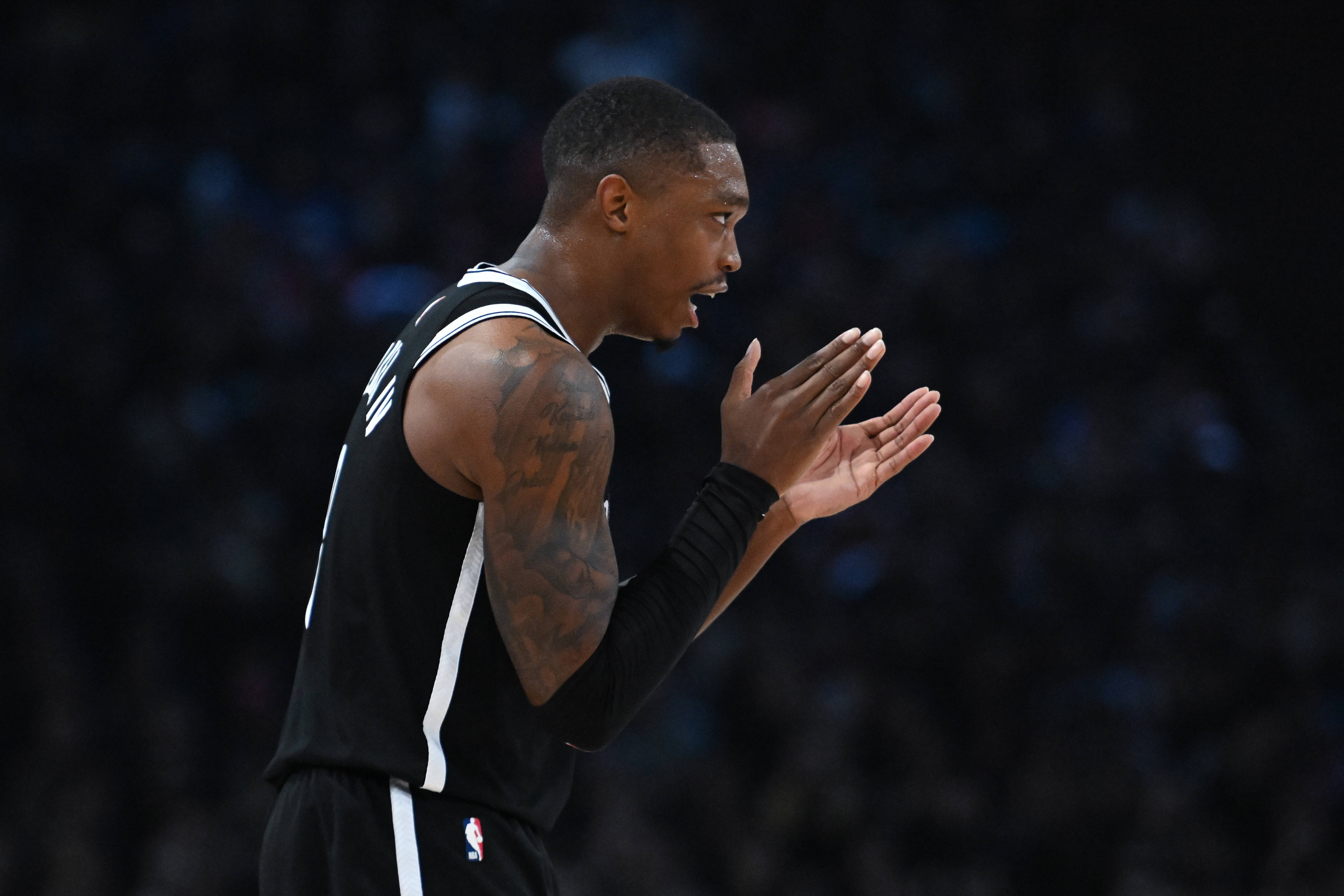  合同包含NBA買(mǎi)斷條款！薪資專(zhuān)家：買(mǎi)斷市場(chǎng)需密切關(guān)注朗尼-沃克