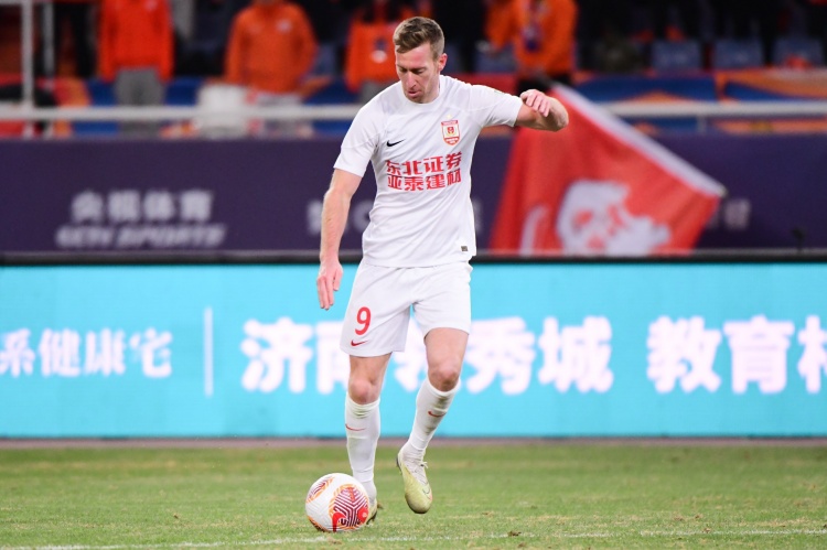  熱身賽：長(cháng)春亞泰2-1青島海牛 貝里奇、奧莫伊胡安弗破門(mén)???