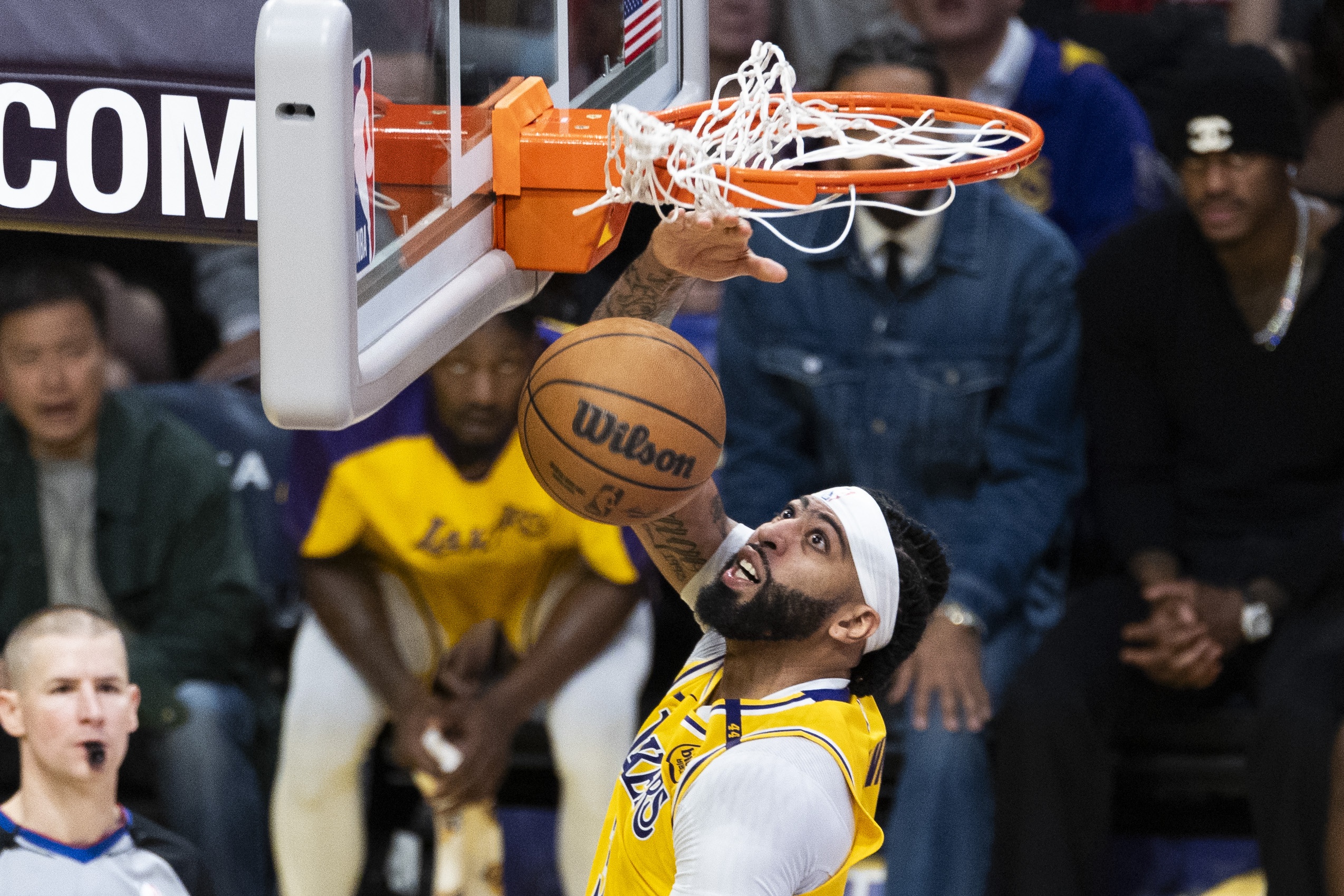  湖記：這是NBA乃至體育史上最重大、最讓人震驚的交易吧