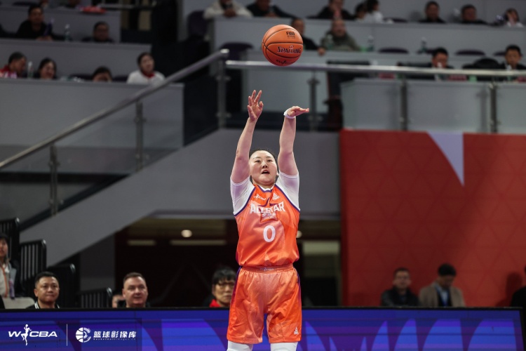  表現可以！武桐桐15分鐘10中6拿到15分3板9助